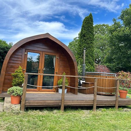 Secluded Cosy Luxury Pod With Wood Fired Hot Tub Hotel Shrewsbury Ngoại thất bức ảnh